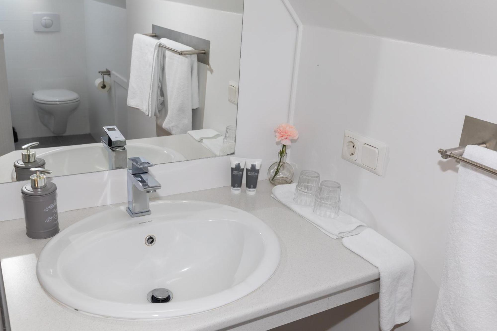 Hotel North آكيورِيْري المظهر الخارجي الصورة